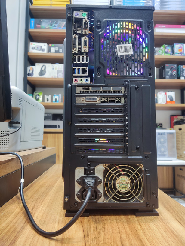 سیستم گیمینگ i5 DDR4 با گرافیک RX580 - استوک با کیس نو