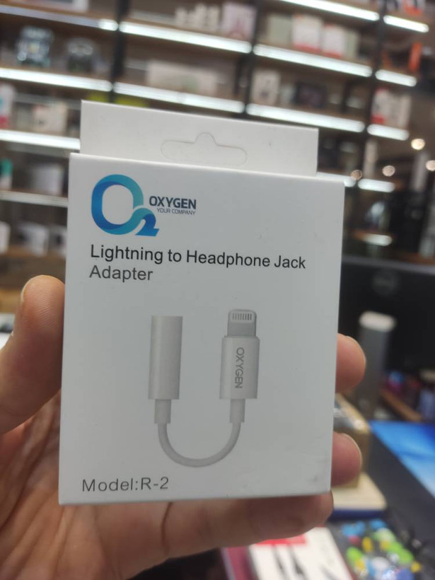 تبدیل Lightning به AUX 3.5 میلیمتری OXYGEN مدل R-2 ( مبدل آیفون به هدفون )