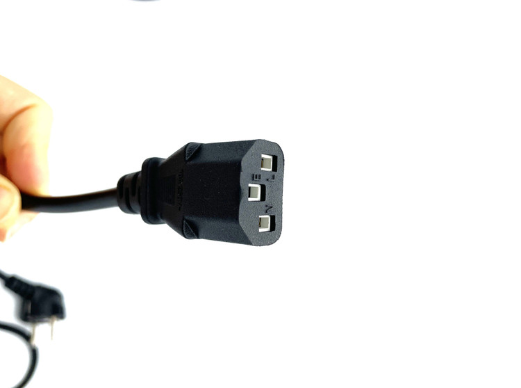 کابل برق سه پین ایکس وکس پلاس مدل XVOX PLUS ۳×۰.۷۵ طول ۱.۵ متر – انتقال ایمن و بادوام جریان برق برای پاور و مانیتور