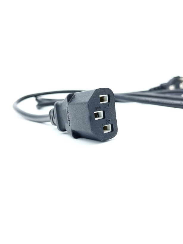 کابل برق سه پین ایکس وکس پلاس مدل XVOX PLUS ۳×۰.۷۵ طول ۱.۵ متر – انتقال ایمن و بادوام جریان برق برای پاور و مانیتور