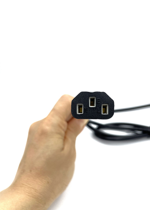 کابل برق سه پین ایکس وکس پلاس مدل XVOX PLUS ۳×۰.۷۵ طول ۱.۵ متر – انتقال ایمن و بادوام جریان برق برای پاور و مانیتور